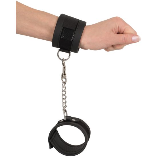 Vegan Fetish - wrist cuffs with short chain (black)